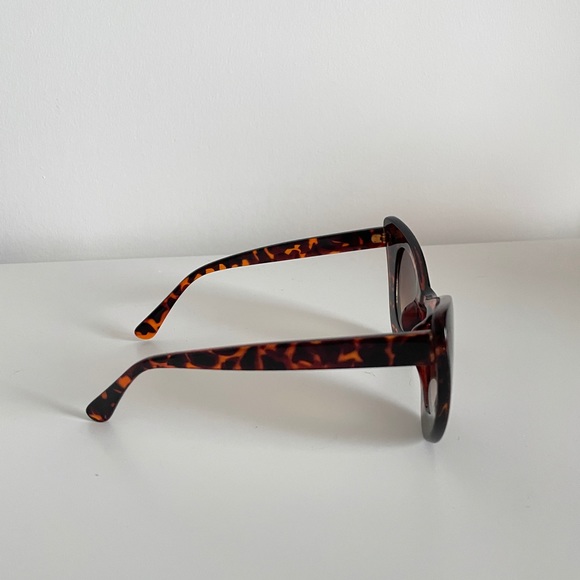Vintage cat eye sunglasses - Picture 4 of 5